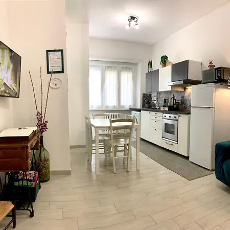 Apartament Mate's *